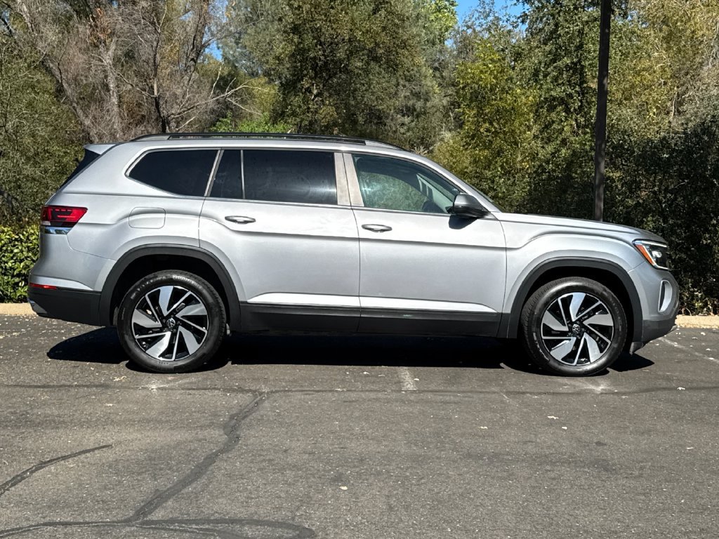 Used 2024 Volkswagen Atlas SE AWD/4WD image 4