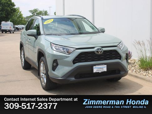 Used 2021 Toyota RAV4 XLE Premium AWD/4WD image 3