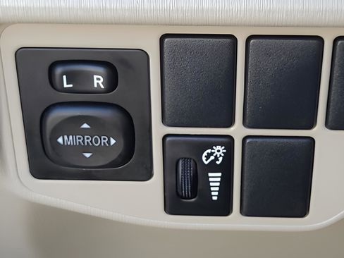 Used 2013 Toyota Prius Three image 23