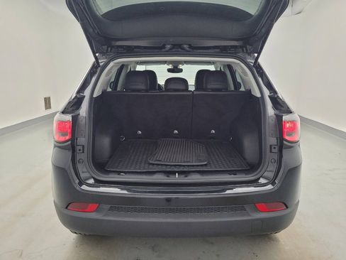 Used 2019 Jeep Compass Latitude w/ Popular Equipment Group AWD/4WD image 29
