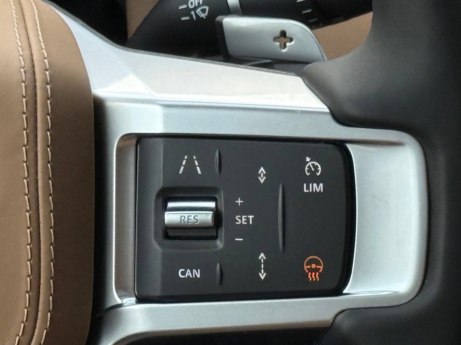 New 2026 Land Rover Discovery Limited Edition AWD/4WD image 42