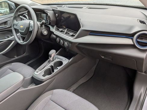 New 2026 Chevrolet Trax LS w/ LS Convenience Package FWD image 25