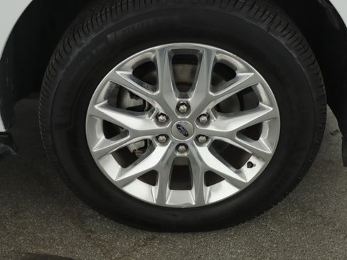 Used 2020 Ford Expedition XLT w/ Equipment Group 202A image 6