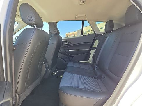 Used 2025 Chevrolet Trax LT FWD image 15