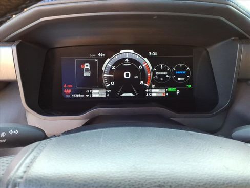 Used 2023 Toyota Tundra Platinum w/ Advanced Package image 29