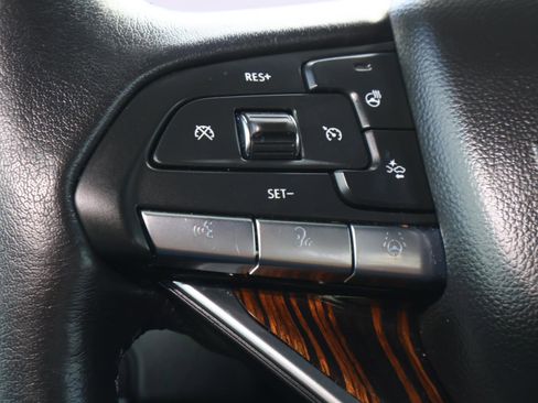 Used 2021 Cadillac Escalade ESV Premium Luxury w/ Driver Assist Tech Package image 33