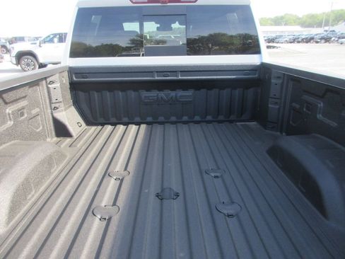 New 2026 GMC Sierra 2500 SLT w/ SLT Premium Package AWD/4WD image 7