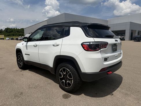 Certified 2025 Jeep Compass Trailhawk AWD/4WD image 4