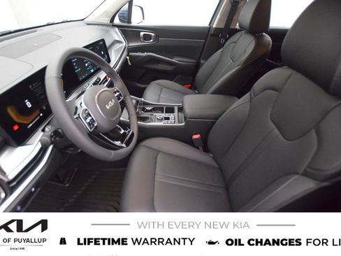 New 2025 Kia Sorento S image 10