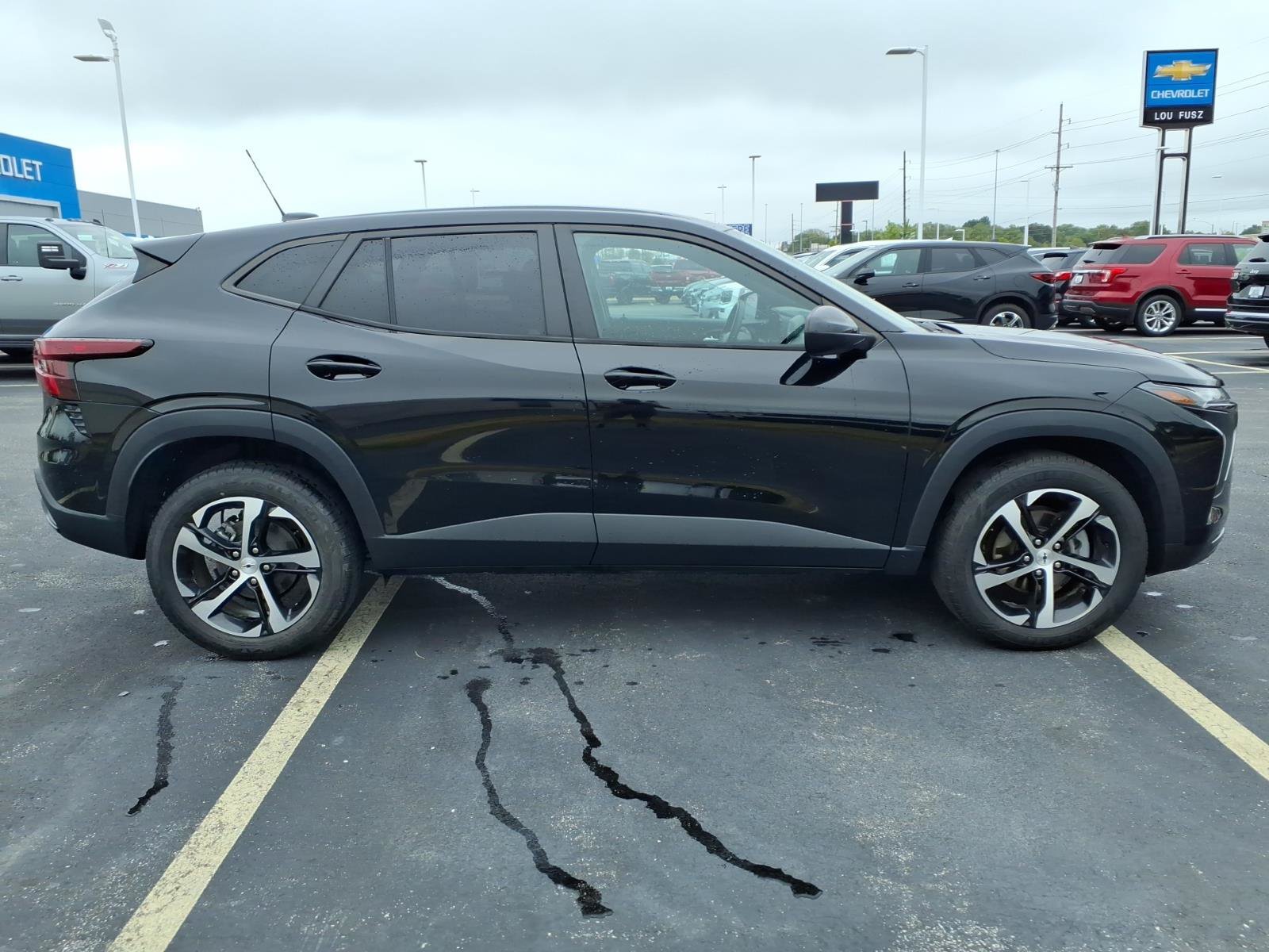 Used 2024 Chevrolet Trax RS w/ Driver Confidence Package FWD image 27