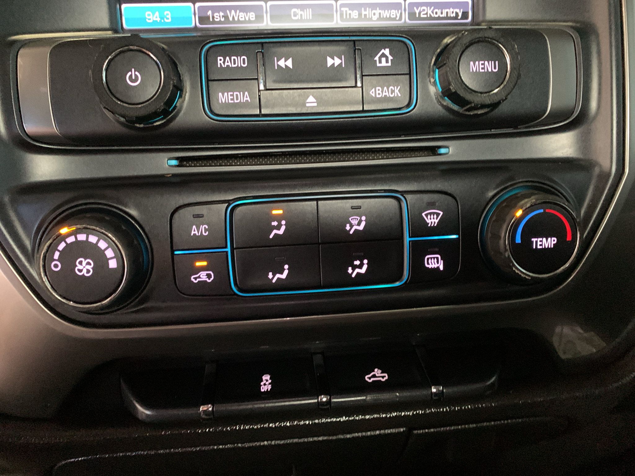 Used 2018 Chevrolet Silverado 1500 LT AWD/4WD image 21