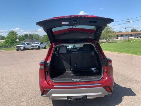 New 2026 Toyota Highlander Platinum AWD/4WD image 28