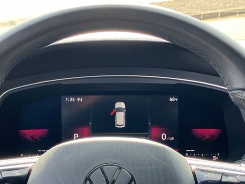 Used 2022 Volkswagen Tiguan SE R-Line image 23