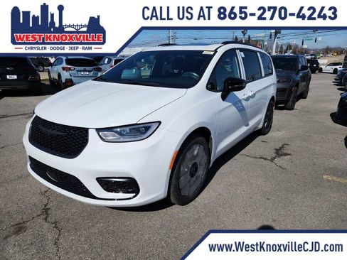 New 2026 Chrysler Pacifica Limited image 1