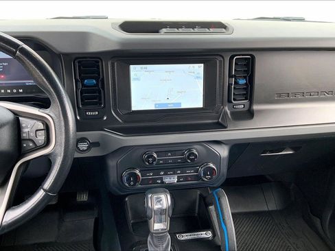 Used 2022 Ford Bronco Black Diamond image 6