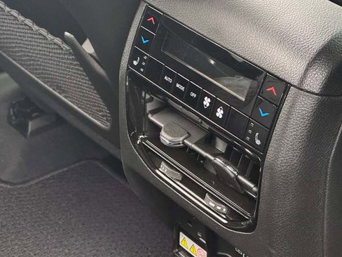 New 2025 Jeep Grand Cherokee L Summit w/ Luxury Tech Group V image 22