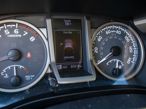 Used 2016 Toyota Tacoma SR5 image 13