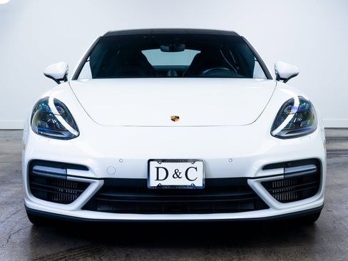 Used 2019 Porsche Panamera Turbo image 2