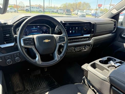Used 2025 Chevrolet Silverado 3500 LT w/ Safety Package image 4