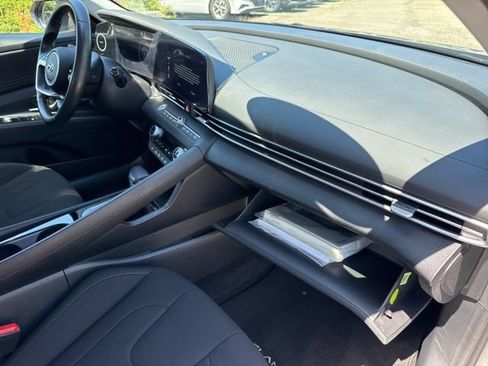 Used 2023 Hyundai Elantra SEL w/ Convenience Package FWD image 25