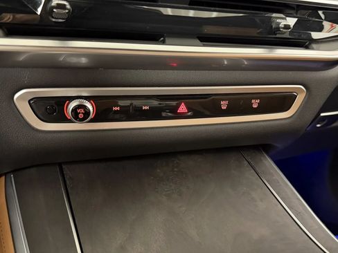 Used 2025 BMW X5 M60i AWD/4WD image 30