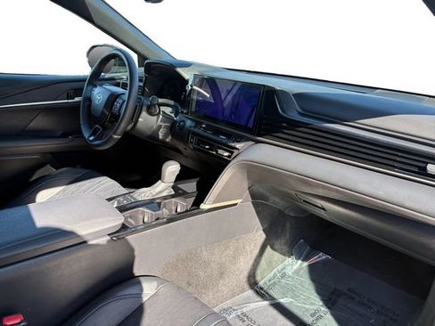 Used 2025 Toyota Camry XSE FWD image 20
