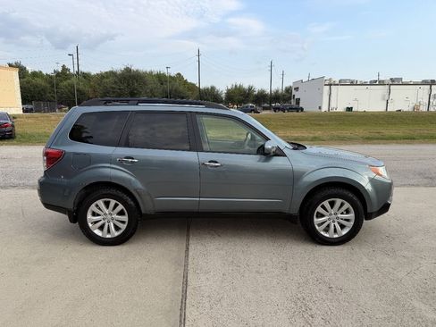 Used 2013 Subaru Forester 2.5X Premium w/ Popular Pkg 3 AWD/4WD image 5
