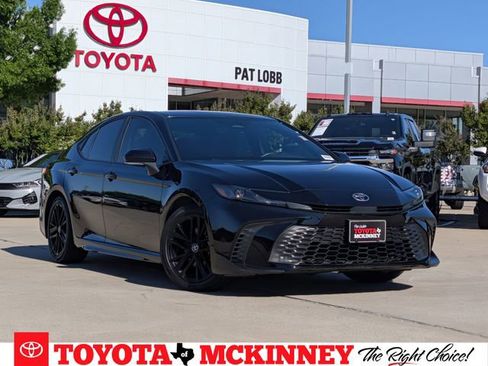 Used 2025 Toyota Camry SE w/ Multimedia Upgrade Package image 1