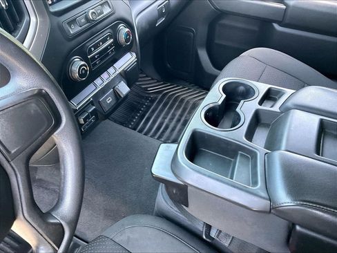 Used 2020 Chevrolet Silverado 1500 Custom w/ Custom Convenience Package AWD/4WD image 19