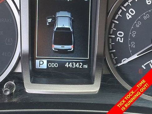 Certified 2023 Toyota Tacoma SR5 AWD/4WD image 25