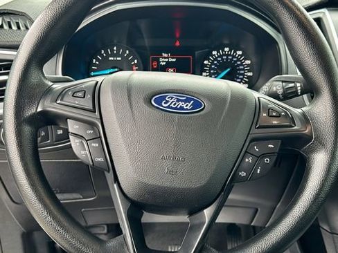 Certified 2020 Ford Edge SE image 19