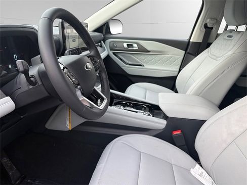 New 2026 Ford Explorer Platinum w/ LUX Leather Package image 9