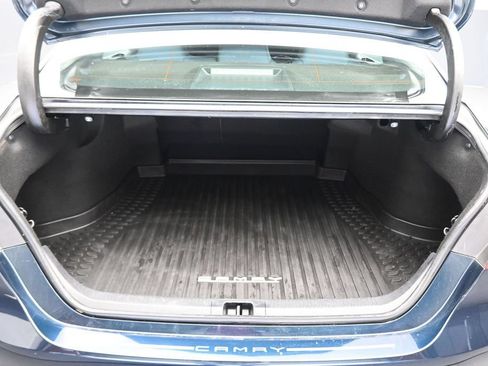 Used 2019 Toyota Camry LE FWD image 40