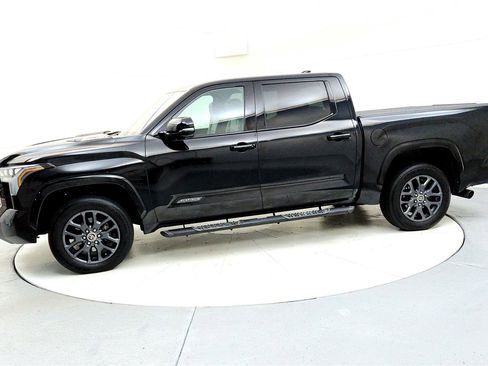 Used 2023 Toyota Tundra Platinum image 3