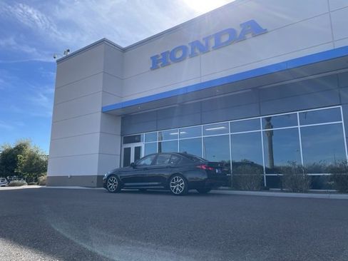 Used 2023 BMW M550i xDrive w/ Executive Package image 21