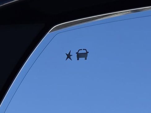 Used 2024 Chevrolet Tahoe High Country image 12