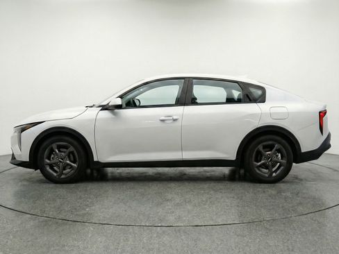 Used 2025 Kia K4 FWD image 5
