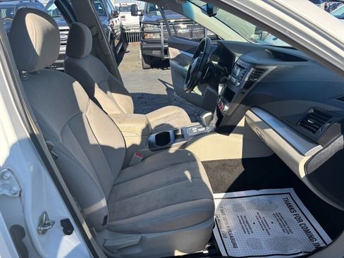 Used 2014 Subaru Outback 2.5i image 9
