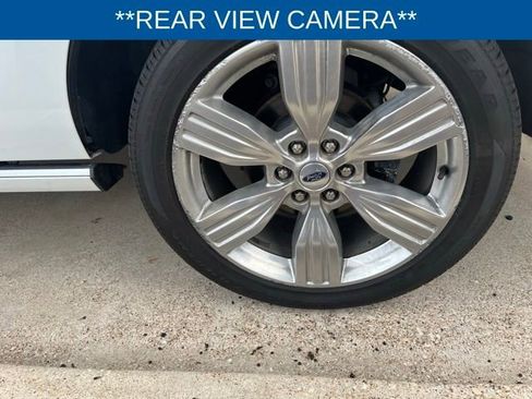 Used 2023 Ford Expedition Platinum image 4