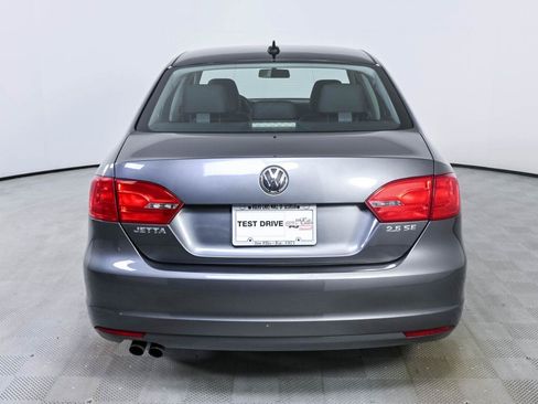 Used 2012 Volkswagen Jetta SE FWD image 25