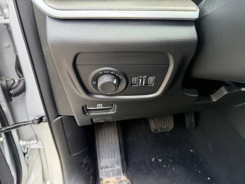 New 2026 Jeep Grand Cherokee Altitude AWD/4WD image 10