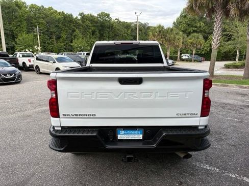 Used 2024 Chevrolet Silverado 2500 Custom w/ Custom Convenience Package AWD/4WD image 2