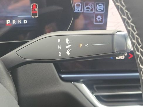 New 2026 Chevrolet Equinox EV LT image 29