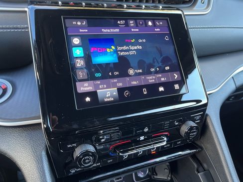 New 2025 Jeep Grand Cherokee L Altitude image 32