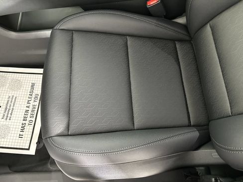 New 2026 Chevrolet Equinox LT w/ Convenience Package II FWD image 20