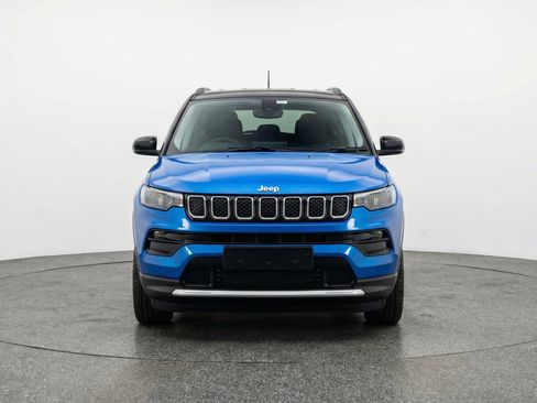 Used 2025 Jeep Compass Limited image 2
