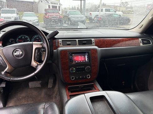 Used 2010 Chevrolet Avalanche LTZ image 5