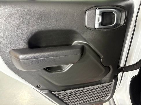 Used 2024 Jeep Gladiator Sport AWD/4WD image 33