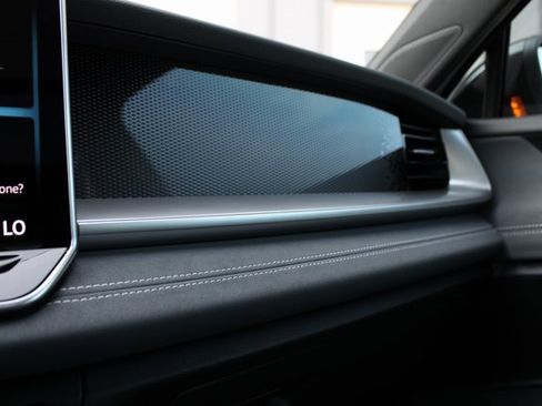 New 2025 Volkswagen Tiguan SE R-Line image 10