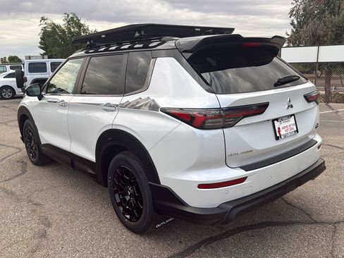 New 2026 Mitsubishi Outlander AWD image 5